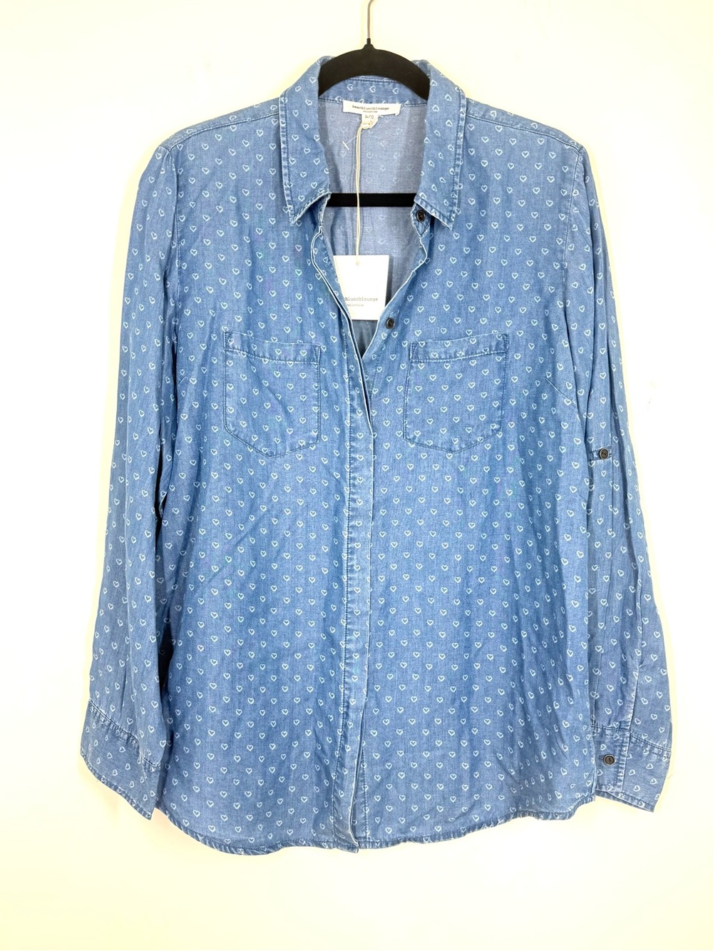 beachlunchlounge Button-Up Katalina Blouse Top Shirt Chambray Heart Print NWT L